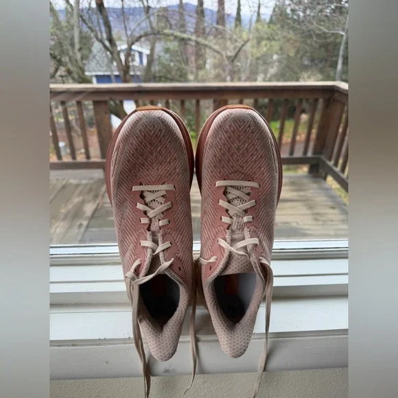 HOKA Clifton 9 🏃🏻‍♀️| sz 8 | sandstone & cream - Picture 2 of 6
